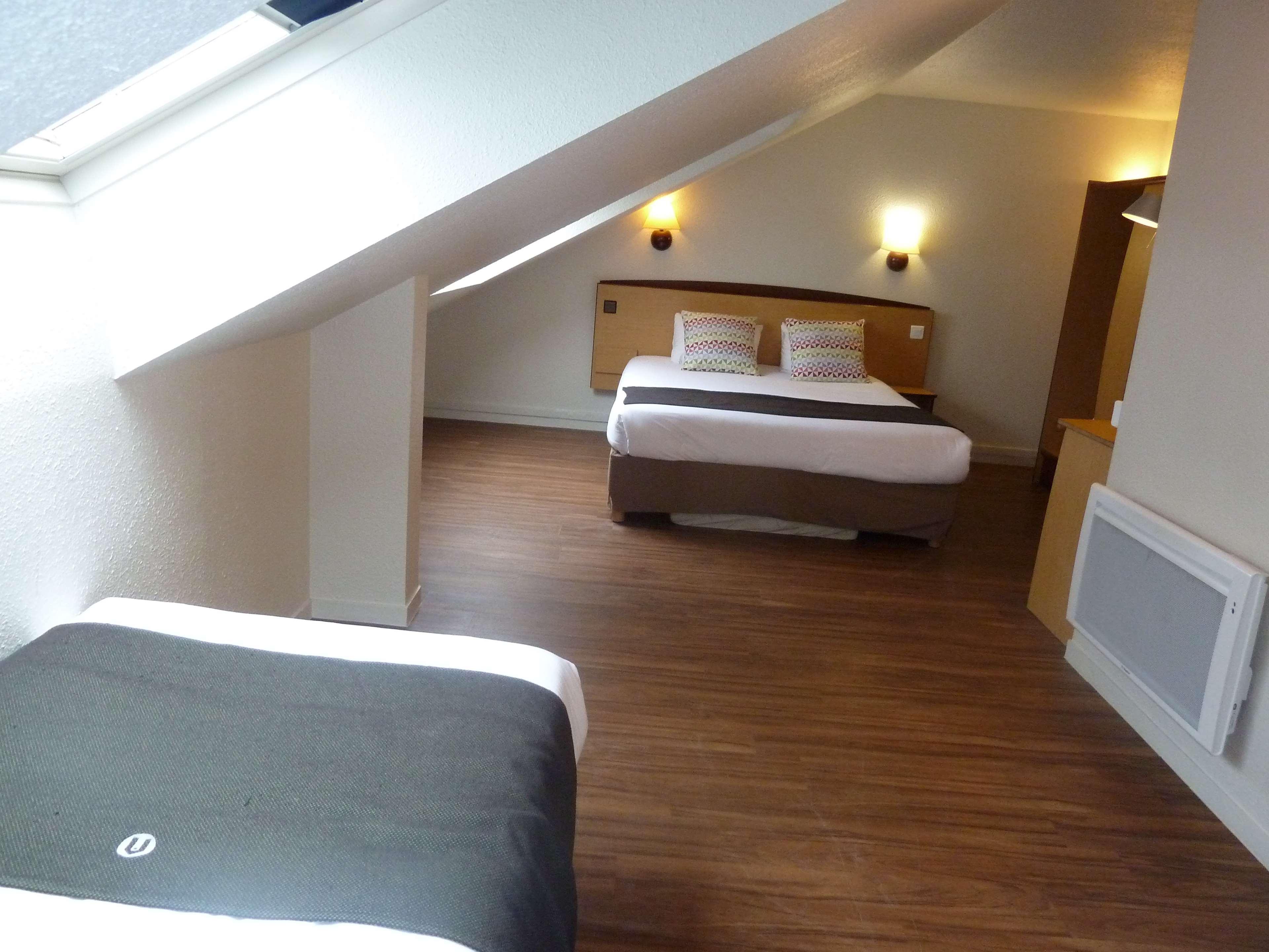 Campanile Est Hotel