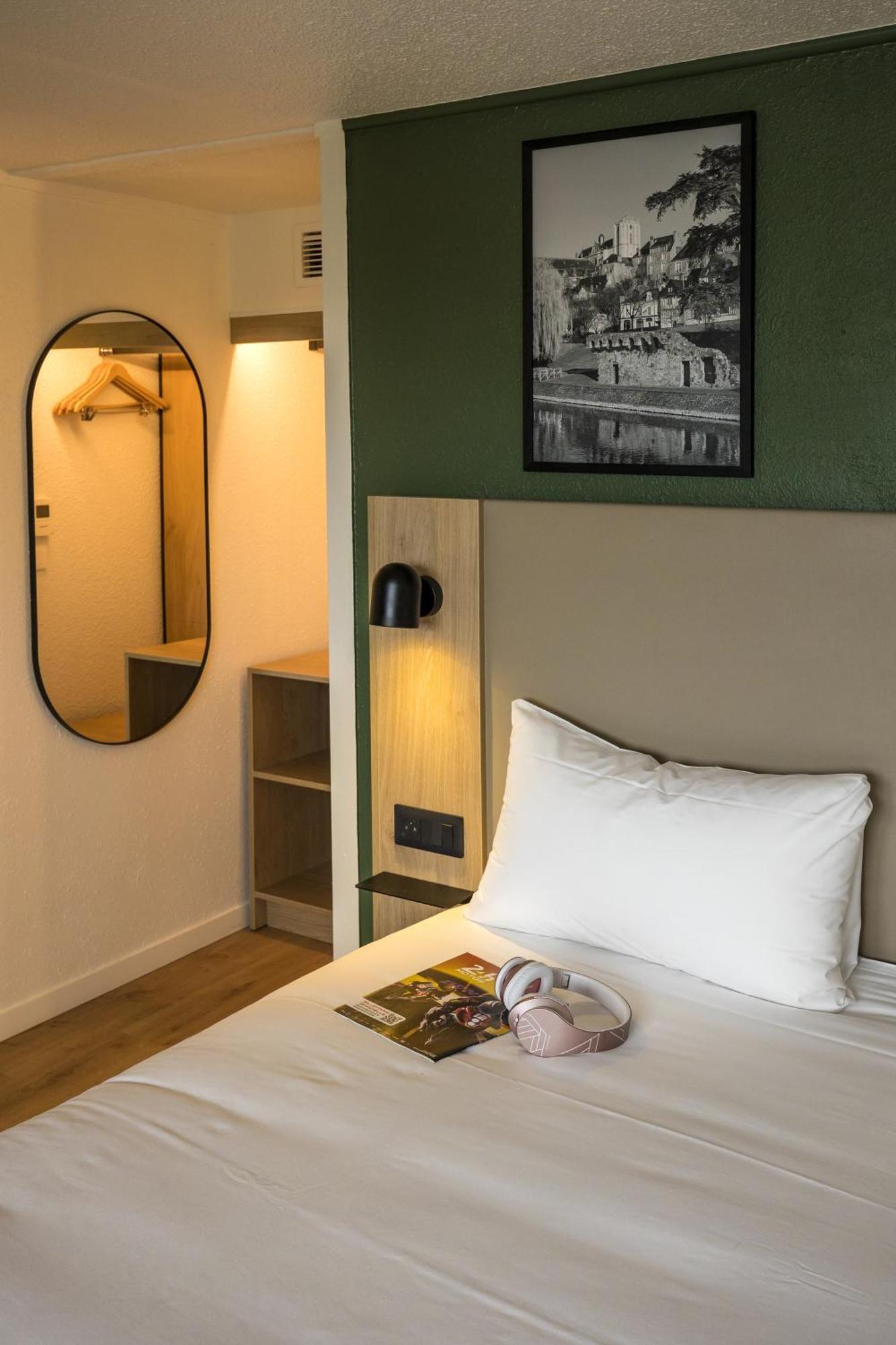 Hotel Campanile Est