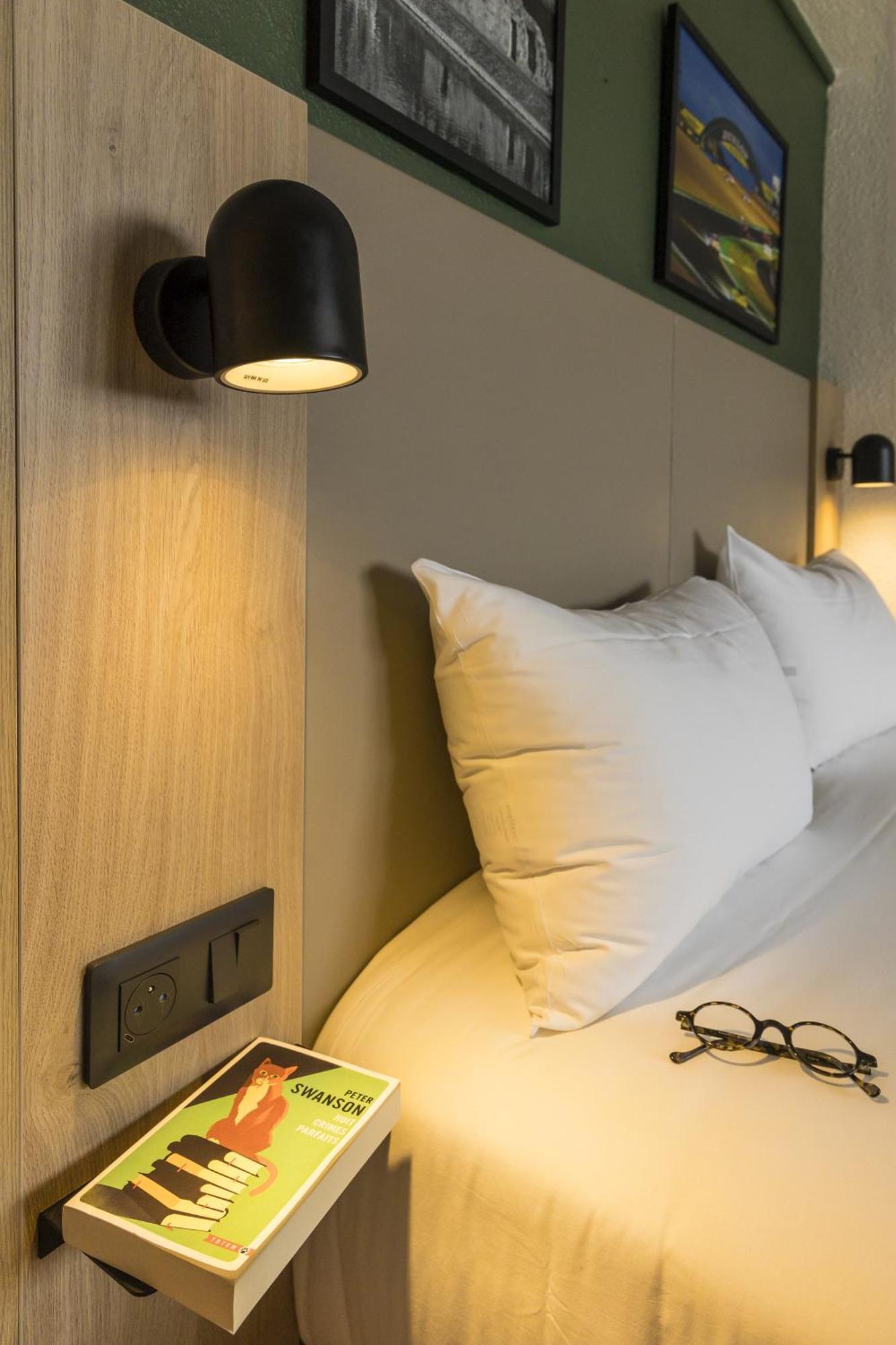Campanile Est Hotel 3*