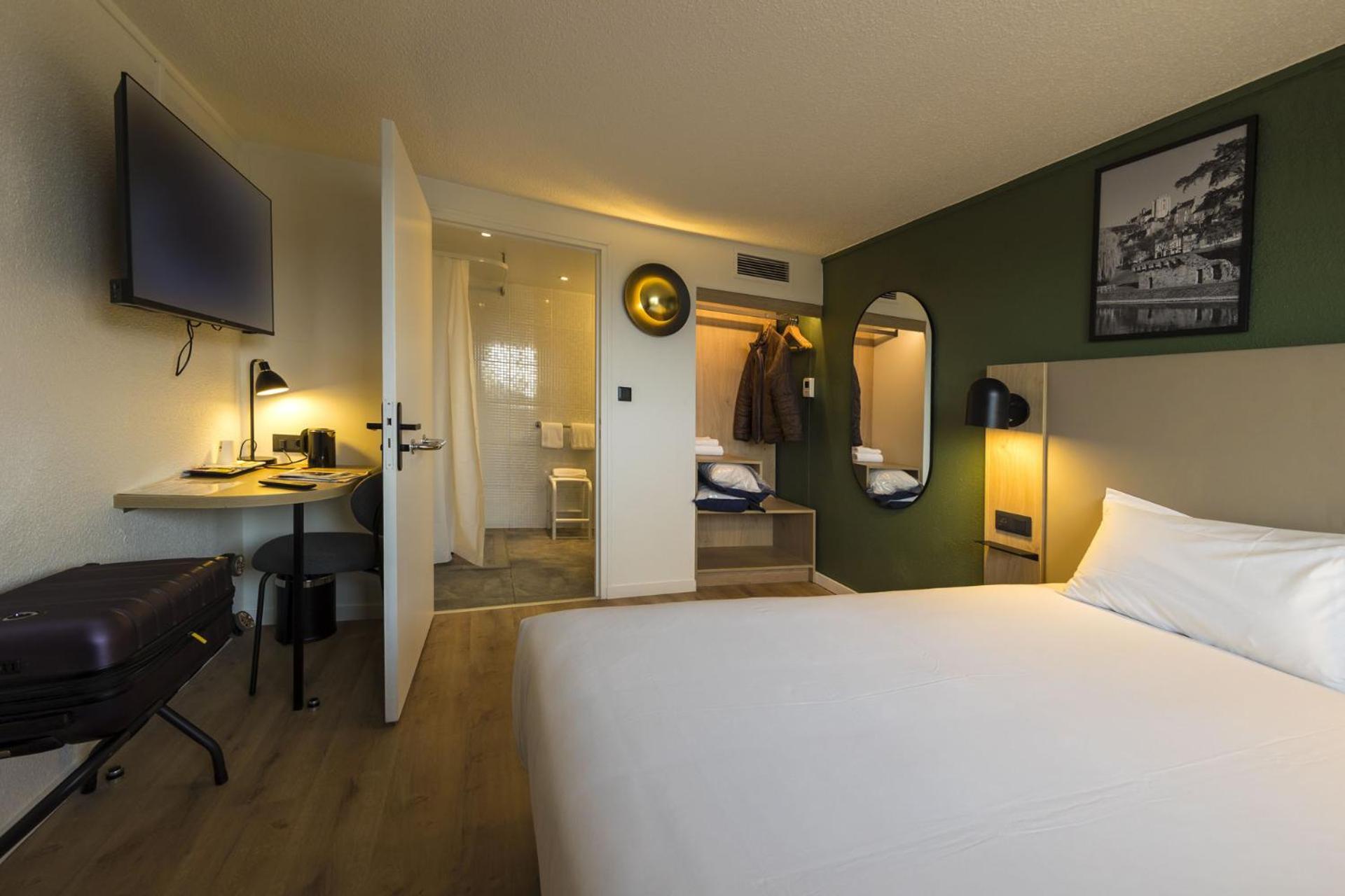 Campanile Est Hotel