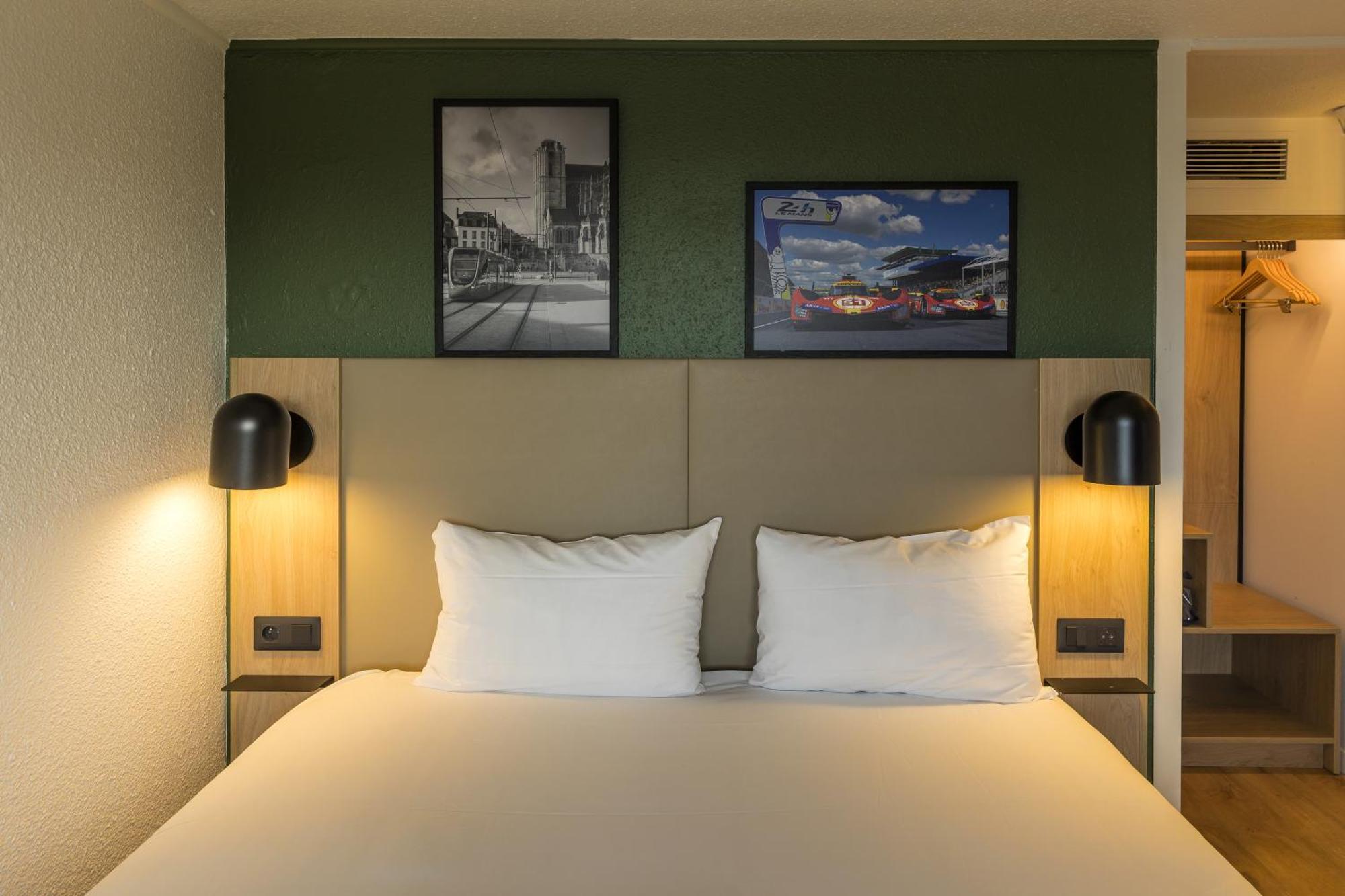 Hotel Campanile Est